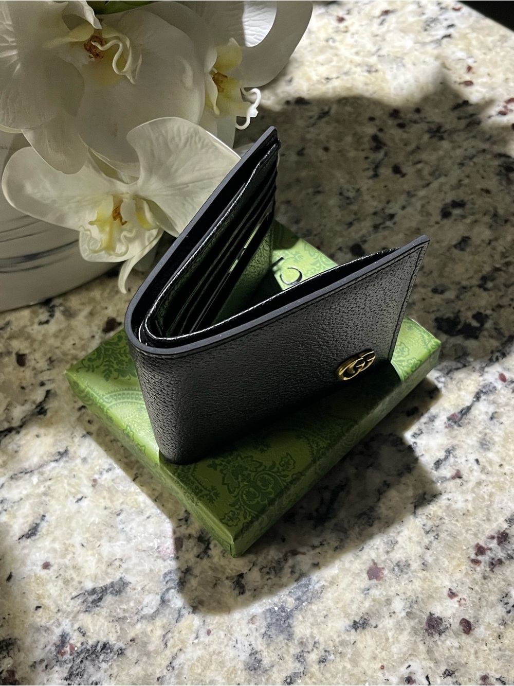 Wallet GG Black Bifold with Gold GG Logo – Men’s Luxury Wallet
FRE SHIPPING